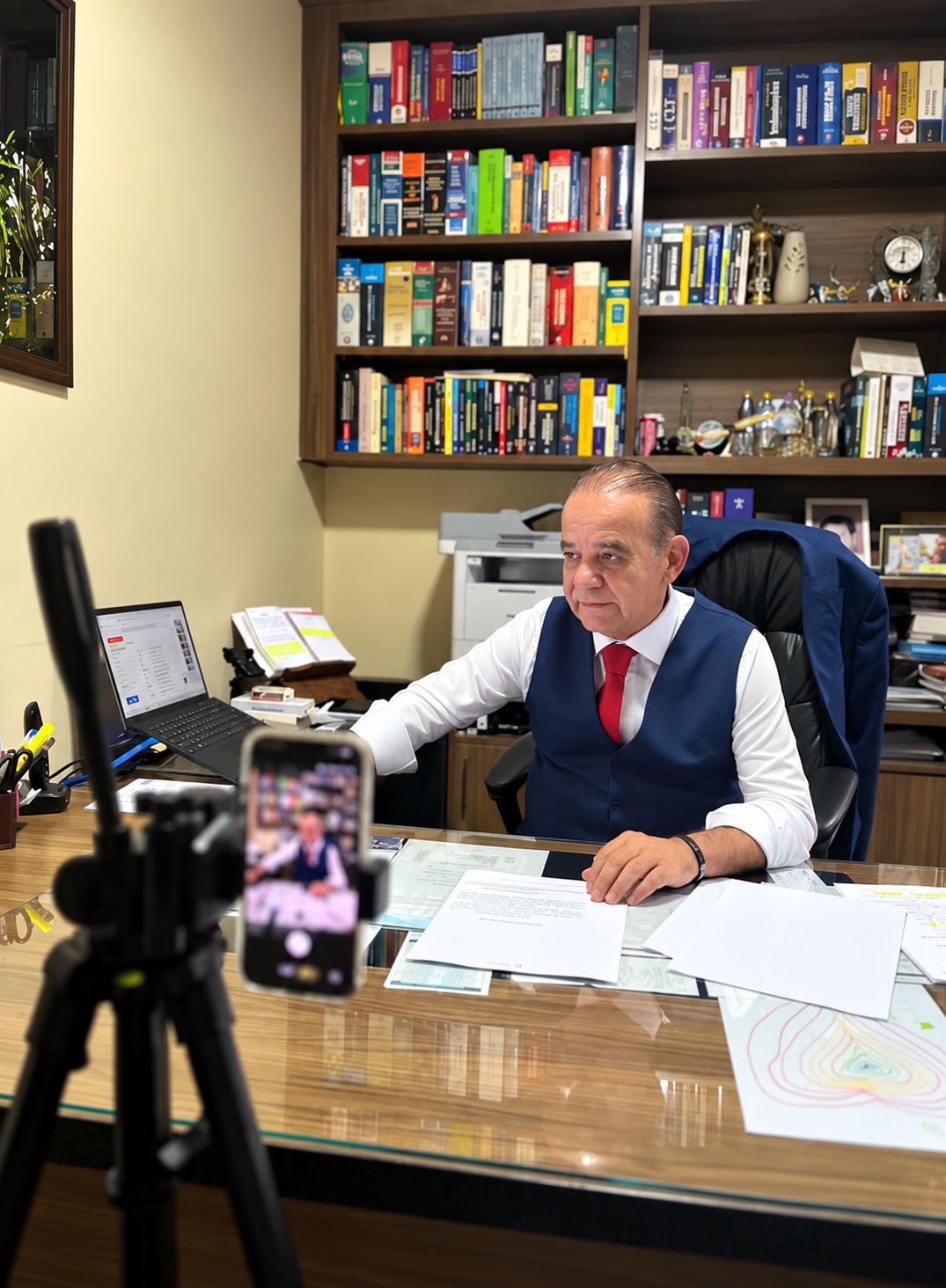 Espaço de produção de conteúdo jurídico no escritório do Dr. Pedro Luiz Napolitano